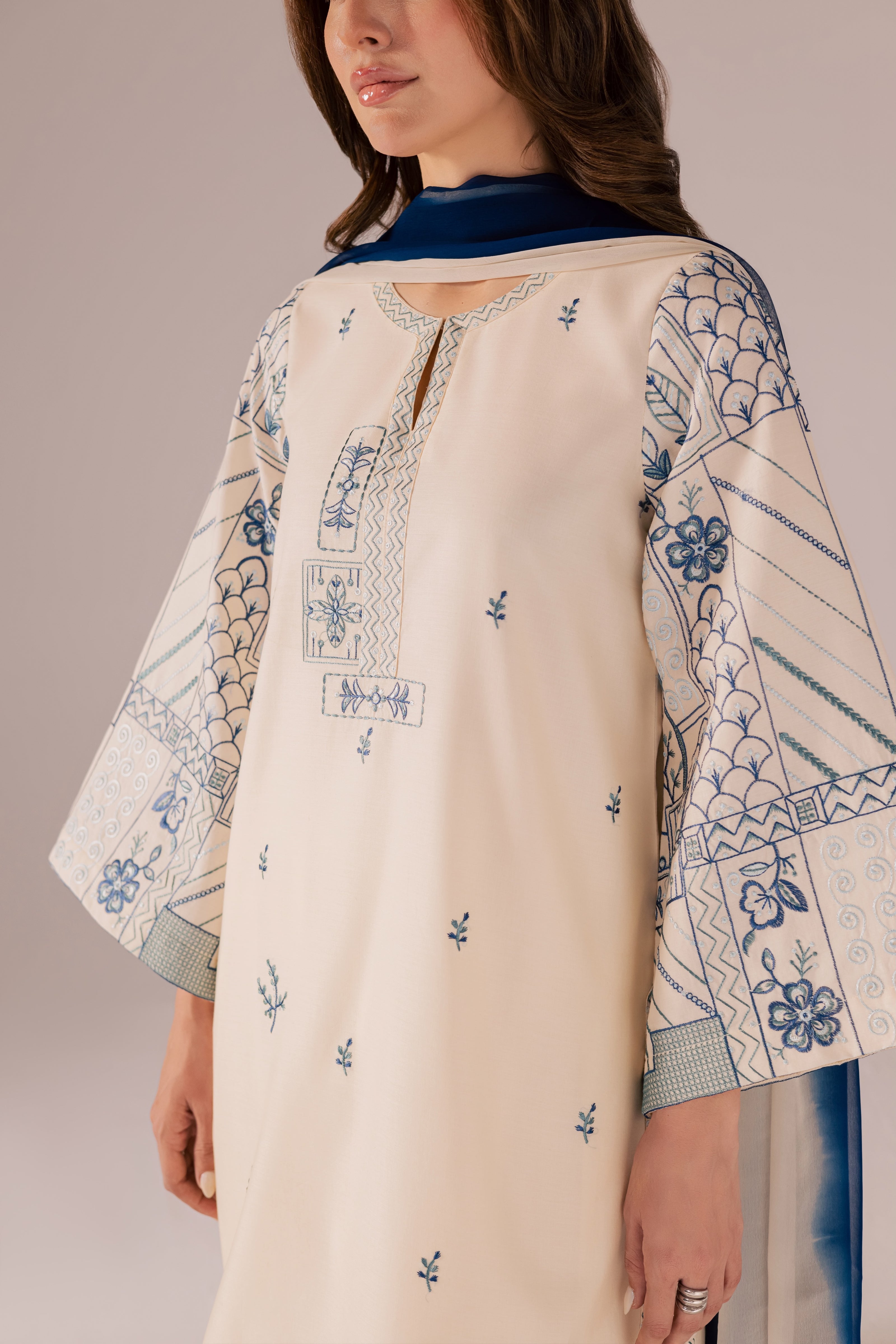 Skylight - Premium Offwhite Embroidered - READY TO WEAR - LAWN 2PC SET
